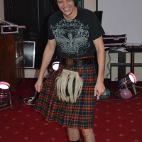 Unora le stă bine în fustă